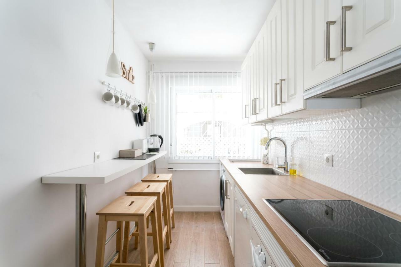 Triana 3 Bedrooms & 2 Bath Parking Included Apartment
