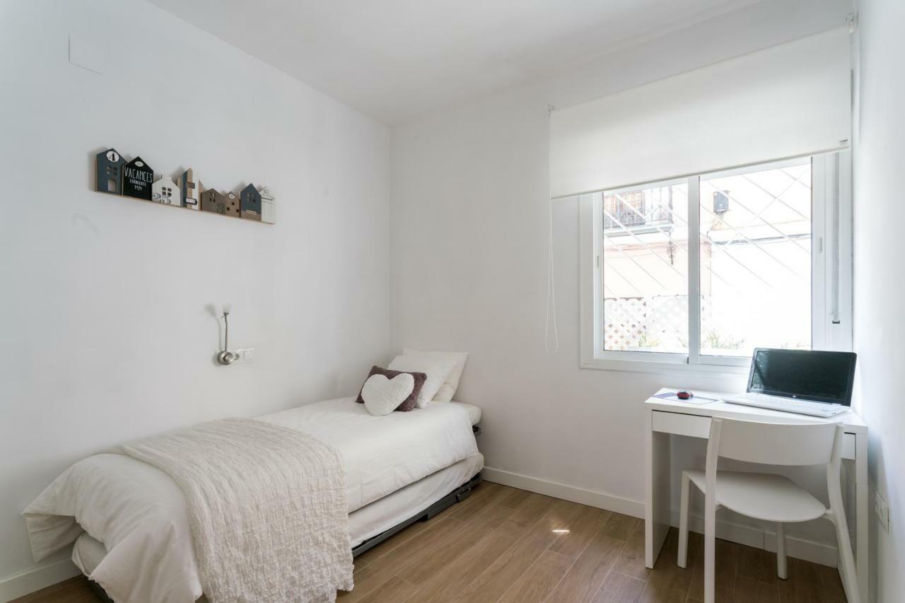 Triana 3 Bedrooms & 2 Bath Parking Included Appartement Sevilla