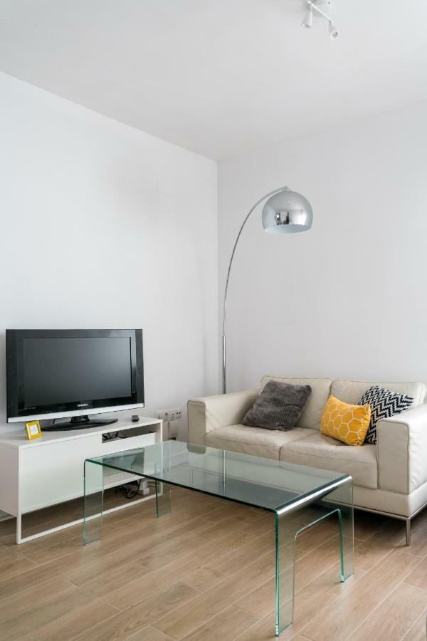 Triana 3 Bedrooms & 2 Bath Parking Included Appartement Sevilla
